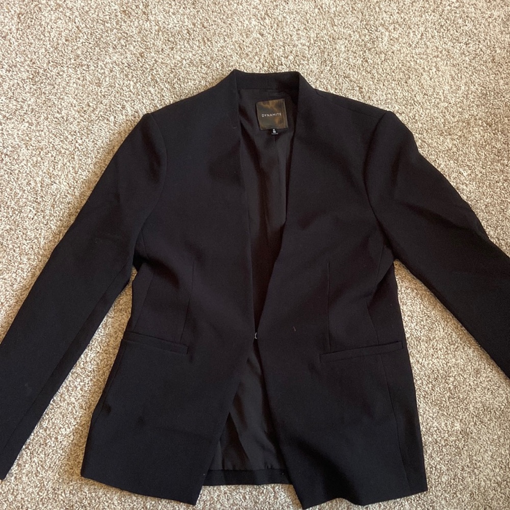 Dynamite black low cut blazer